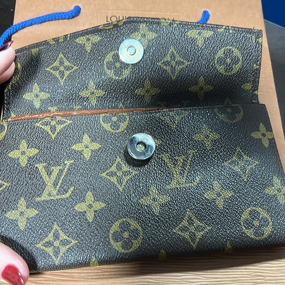 Vintage Louis Vuitton Monogram checkbook size wallet - Picture 3 of 16